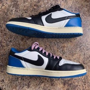 Fragment Design X Travis Scott
X Air Jordan 1 Retro Low